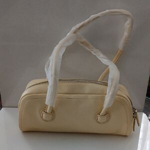 Elegant Cream / Yellow Bowling Style Handbag